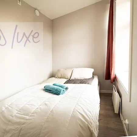 Double Bed & Sofa Bed New Kitchen & Bathroom 公寓 *